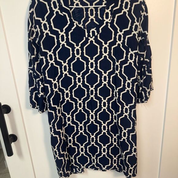 Escapada Navy and White Dress - Picture 2 of 4